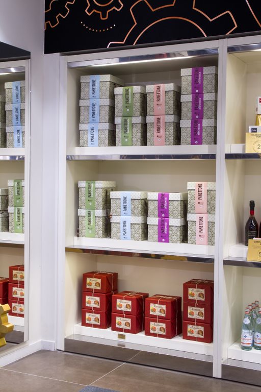TOC1 Vista de la zona de cajas en la pop up store The Taste of Christmas de La Roca Village del año 2018